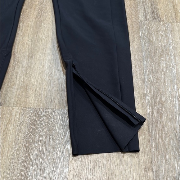 Athleta Size 4 black Cropped Ankle Pants Side Pocket - Picture 10 of 13